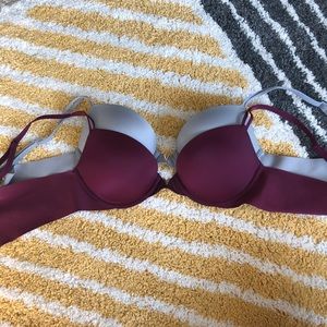 Like new victoria secret 34B bra